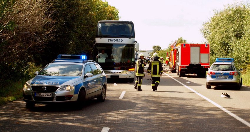 Schwerer VU Koeln Immendorf Kerkraderstr P007.JPG